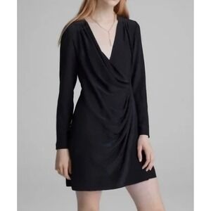 Club Monaco 100% Silk Lightweight Mini Elegant Chic Side Rouche Black Dress sz 2